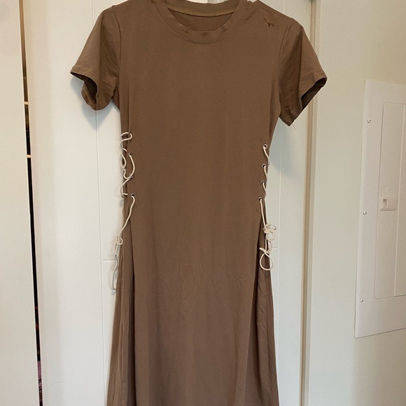 Dress - Picture 1 of 2